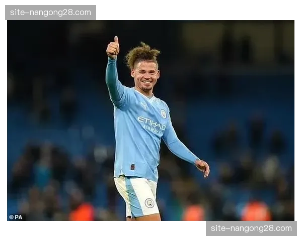 西汉姆联激活条款，正式买断中场球员菲利普斯